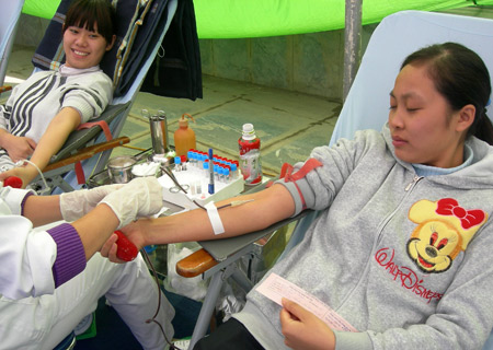 Thousands of people donate blood
